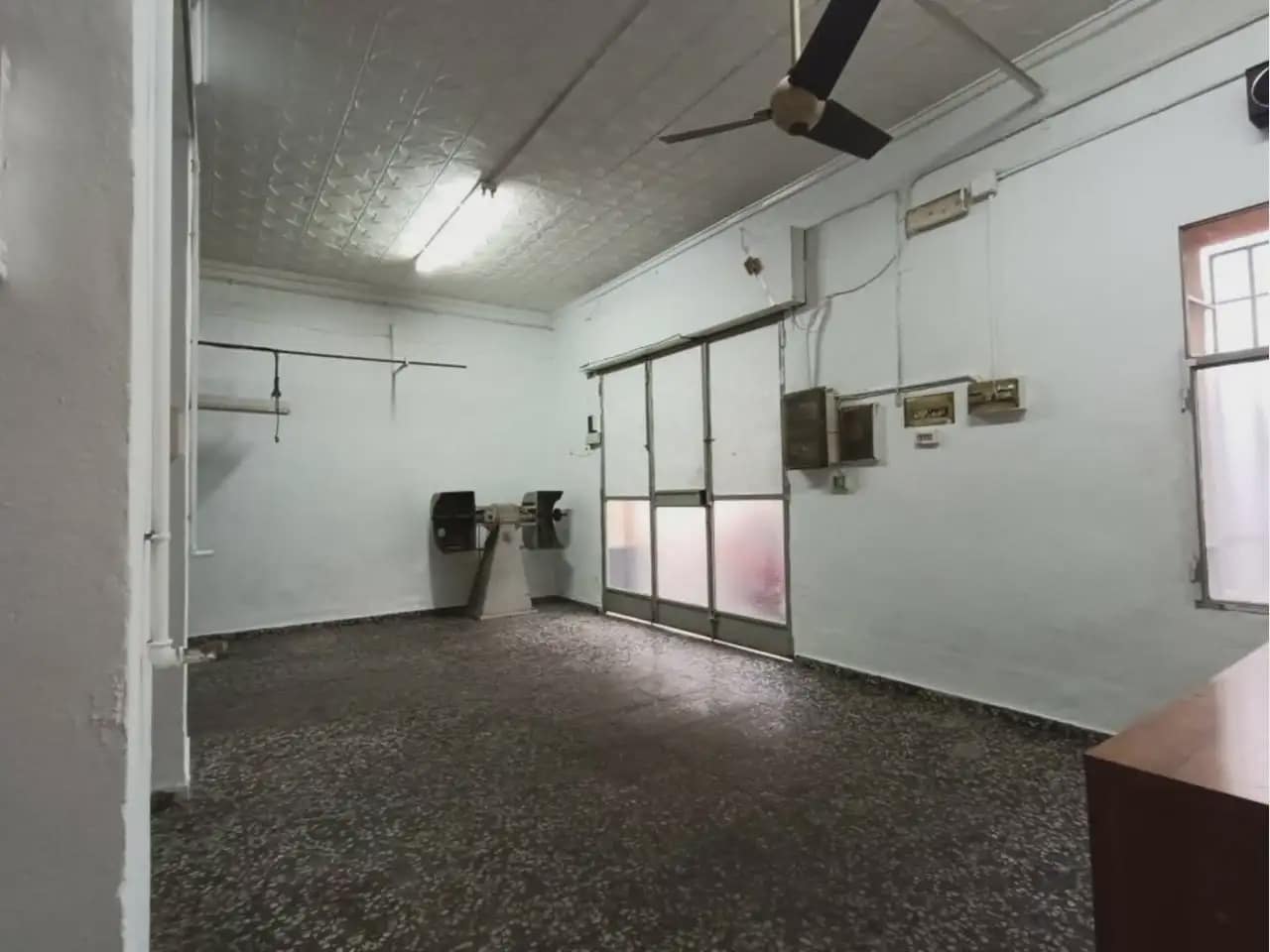 Commercial for sale in Elda - € 97,000 (Ref: 10158826)