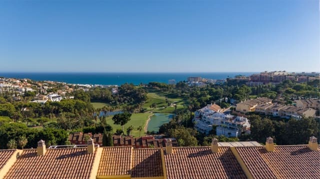 2 bedroom Apartment for sale in Benalmádena with pool garage - € 430,000 (Ref: 10034877)