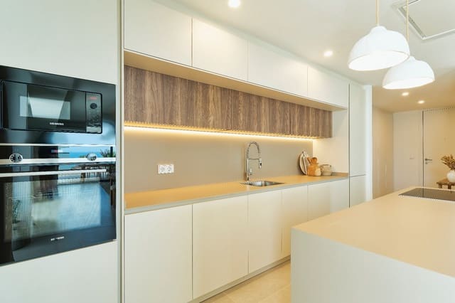 Apartamento de 2 habitaciones en Fuengirola en venta con piscina garaje - 669.000 € (Ref: 7715149)