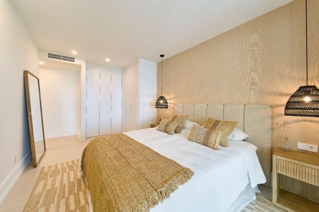 Apartamento de 2 habitaciones en Fuengirola en venta con piscina garaje - 669.000 € (Ref: 7715149)