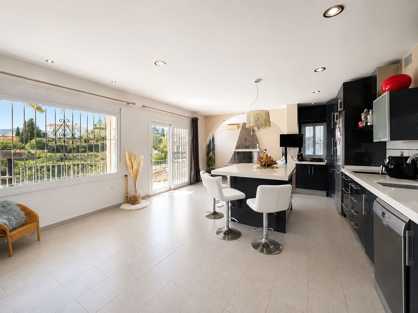 4 bedroom Villa for sale in Benajarafe with pool garage - € 640,000 (Ref: 8654582)