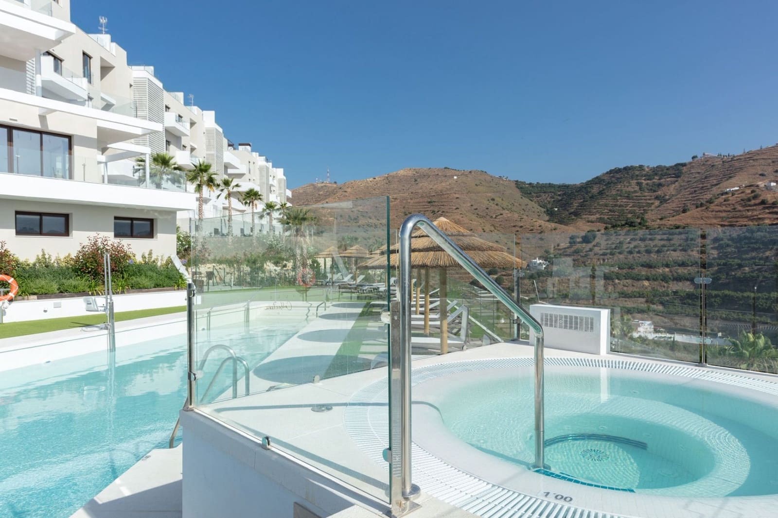 2 quarto Apartamento para venda em Nerja com piscina garagem - 589 900 € (Ref: 9262182)