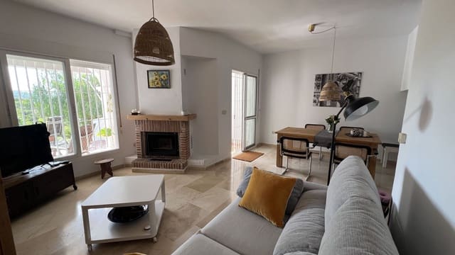 4 makuuhuone Omakotitalo myytävänä paikassa Alhaurín el Grande mukana uima-altaan - 375 000 € (Ref: 9361948)