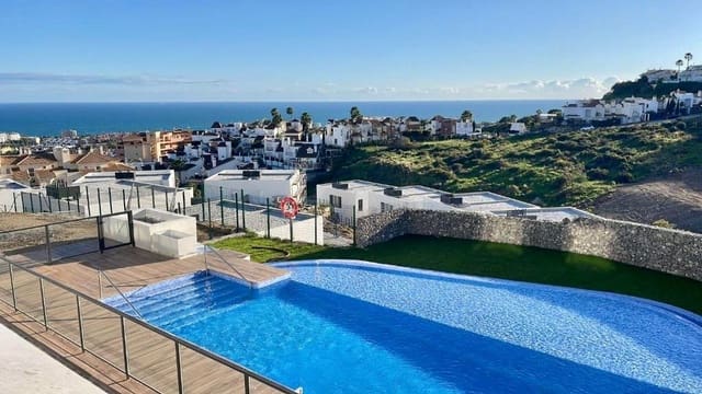 3 sypialnia Willa na sprzedaż w Mijas Costa, Mijas z basenem garażem - 629 000 € (Ref: 9526130)