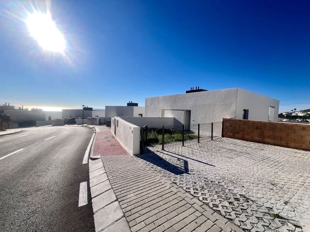 3 sypialnia Willa na sprzedaż w Mijas Costa, Mijas z basenem garażem - 629 000 € (Ref: 9526130)
