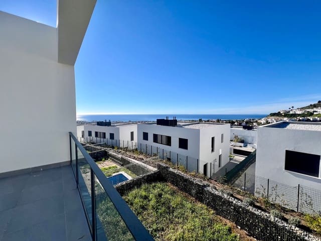 3 sypialnia Willa na sprzedaż w Mijas Costa, Mijas z basenem garażem - 629 000 € (Ref: 9526130)