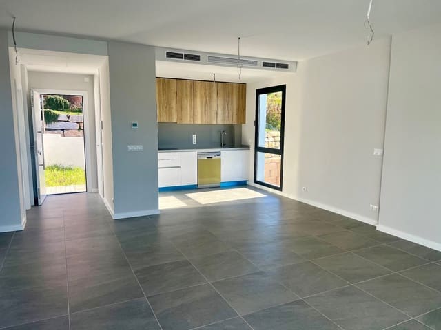 3 sypialnia Willa na sprzedaż w Mijas Costa, Mijas z basenem garażem - 629 000 € (Ref: 9526130)