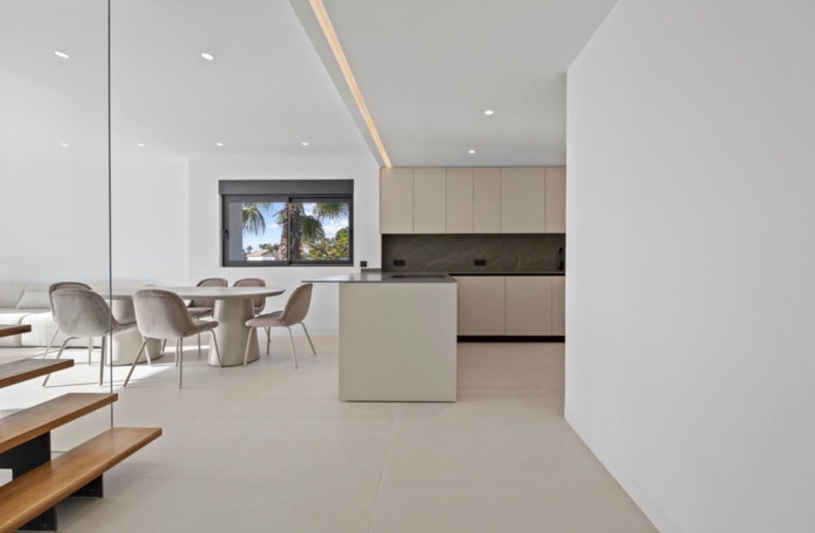 3 sovrum Takvåning till salu i Estepona med pool garage - 799 000 € (Ref: 9735163)