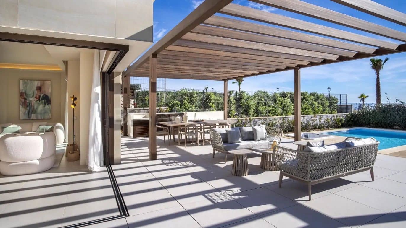 4 Zimmer Villa zu verkaufen in Estepona mit Pool Garage - 4.500.000 € (Ref: 9906822)