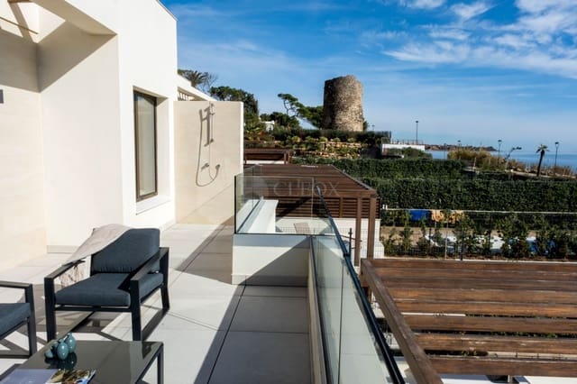 4 Zimmer Villa zu verkaufen in Estepona mit Pool Garage - 4.500.000 € (Ref: 9906822)