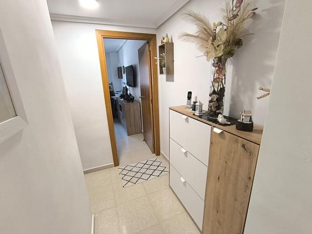 2 makuuhuone Asunto myytävänä paikassa Gandia mukana uima-altaan 
autotalli - 183 000 € (Ref: 8940083)