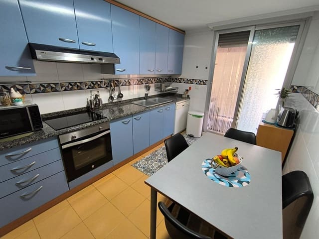 2 makuuhuone Asunto myytävänä paikassa Gandia mukana uima-altaan 
autotalli - 183 000 € (Ref: 8940083)