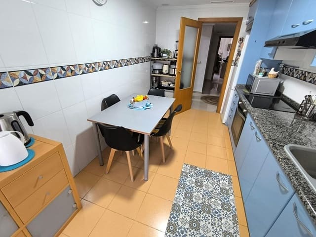 2 makuuhuone Asunto myytävänä paikassa Gandia mukana uima-altaan 
autotalli - 183 000 € (Ref: 8940083)