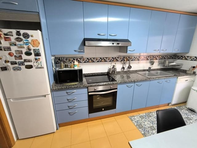 2 makuuhuone Asunto myytävänä paikassa Gandia mukana uima-altaan 
autotalli - 183 000 € (Ref: 8940083)