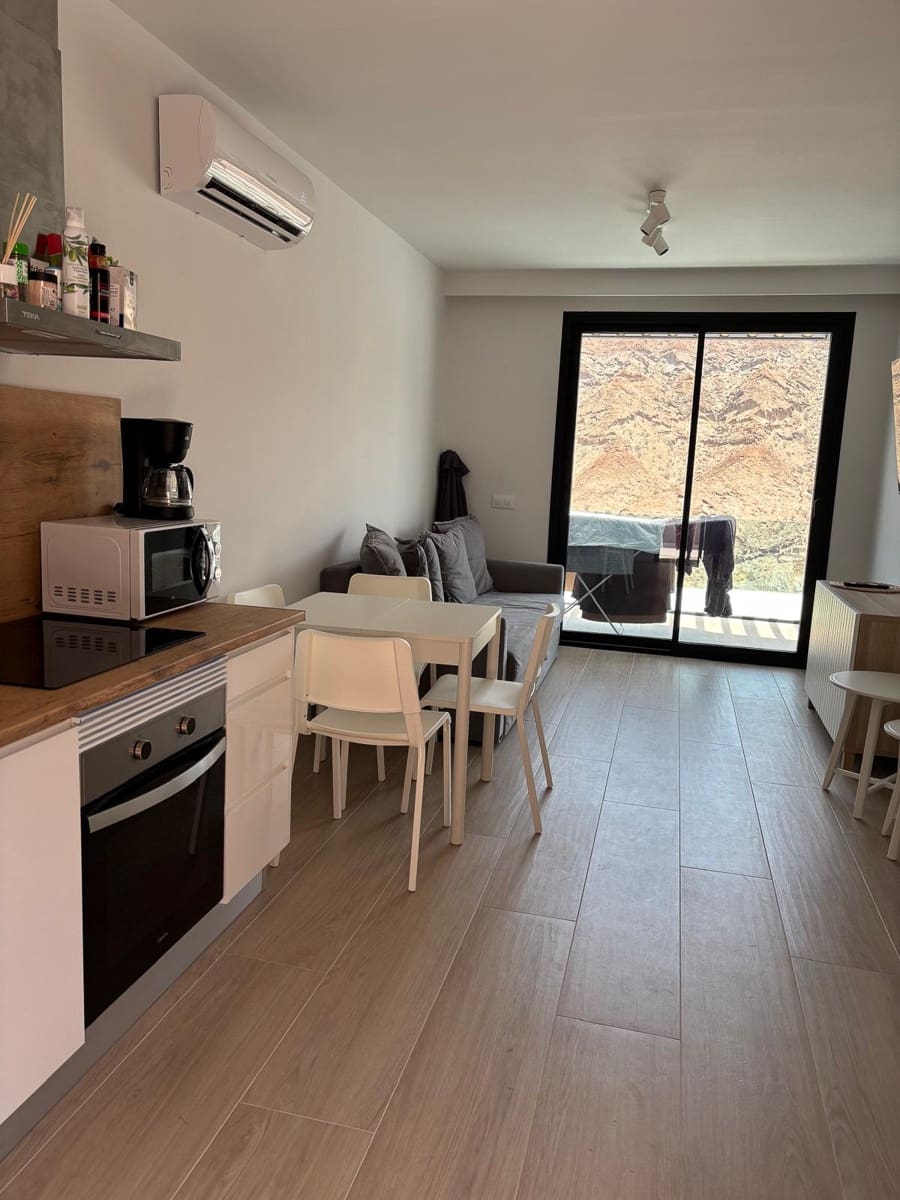 1 makuuhuone Huoneisto vuokrattavana paikassa Puerto Rico mukana uima-altaan 
autotalli - 1 300 € (Ref: 10002583)