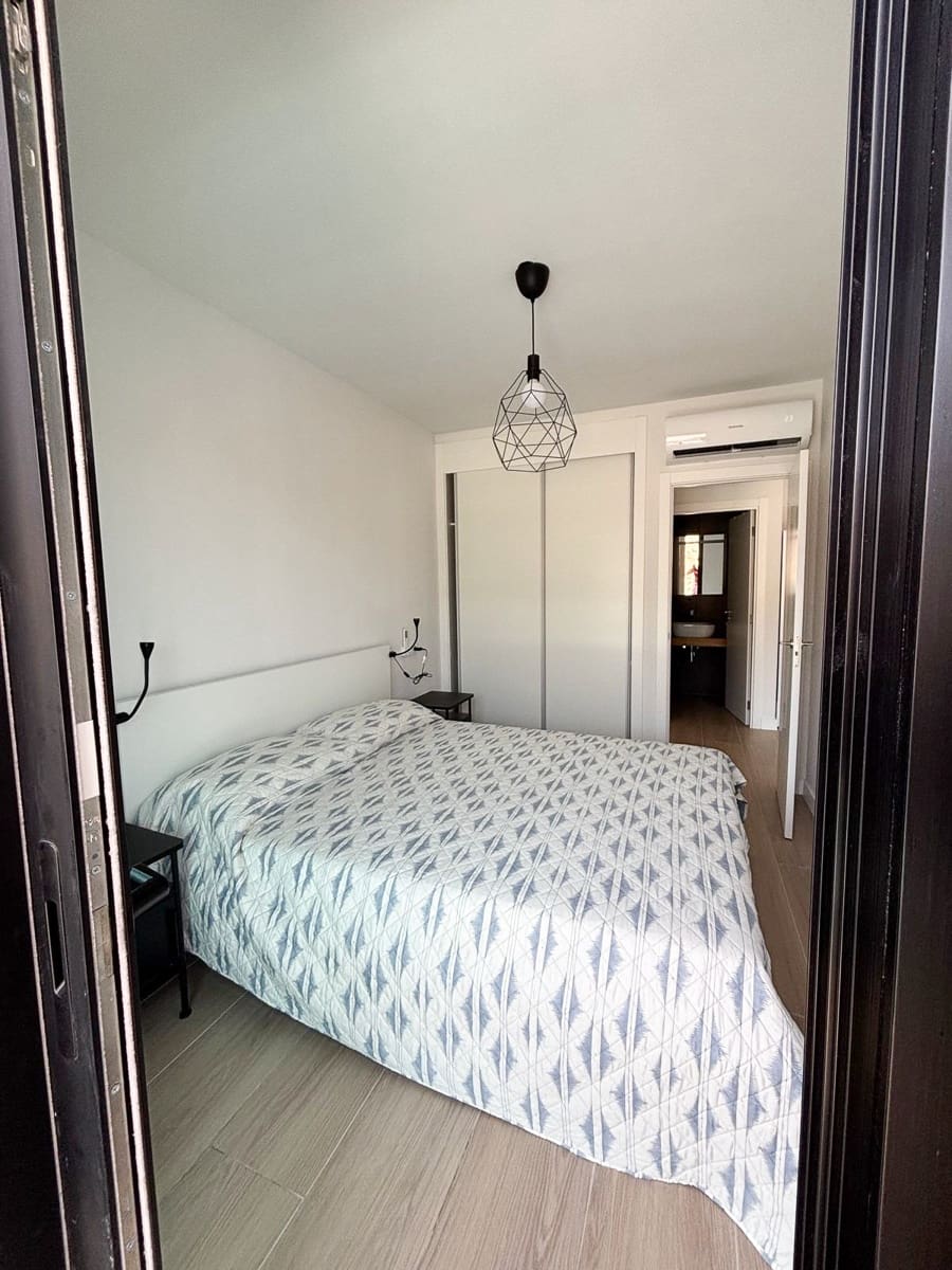 1 makuuhuone Huoneisto vuokrattavana paikassa Puerto Rico mukana uima-altaan 
autotalli - 1 300 € (Ref: 10002583)