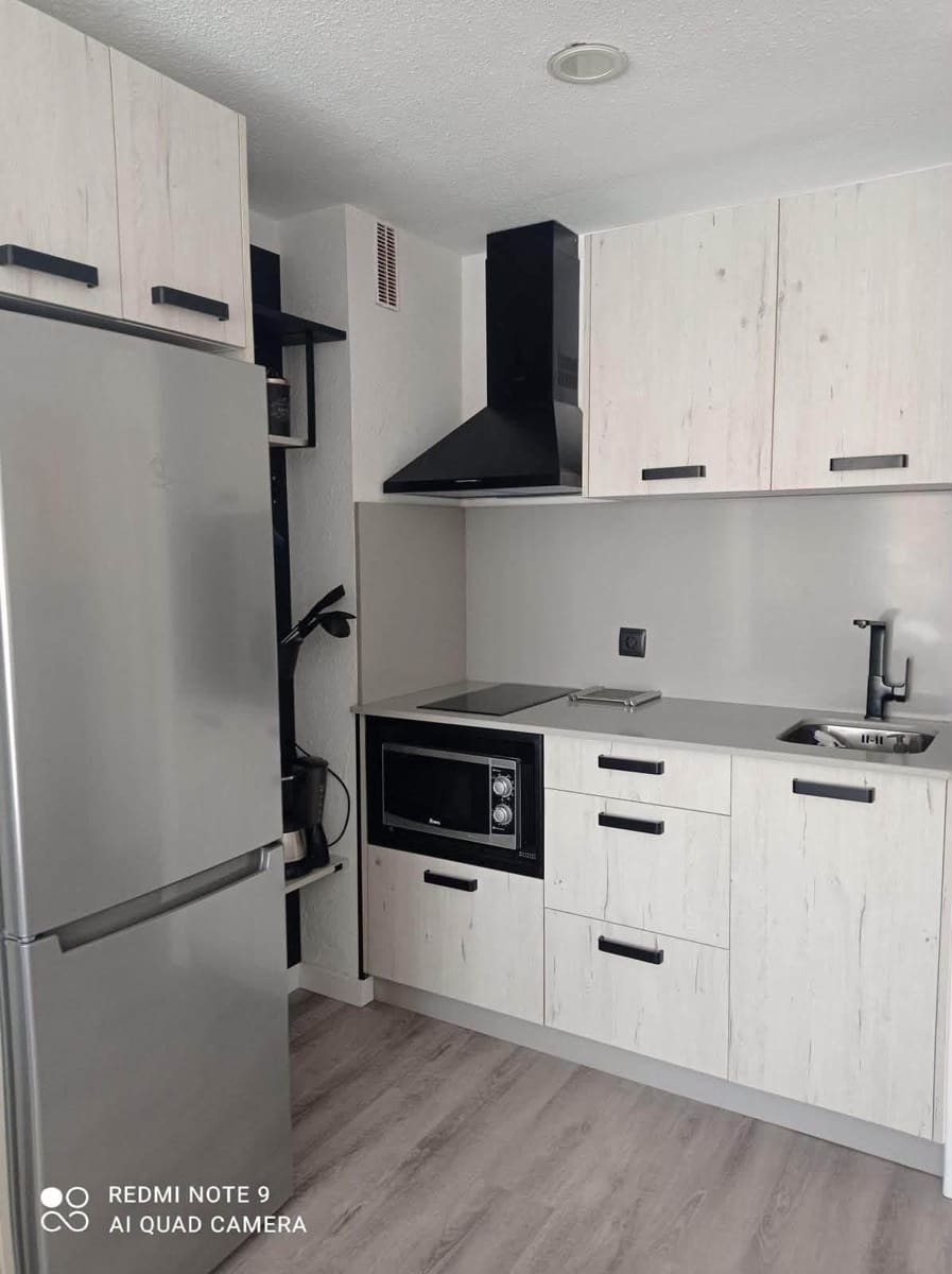 Appartement de 1 chambre à louer à Playa del Cura avec piscine - 1 000 € (Ref: 10003490)