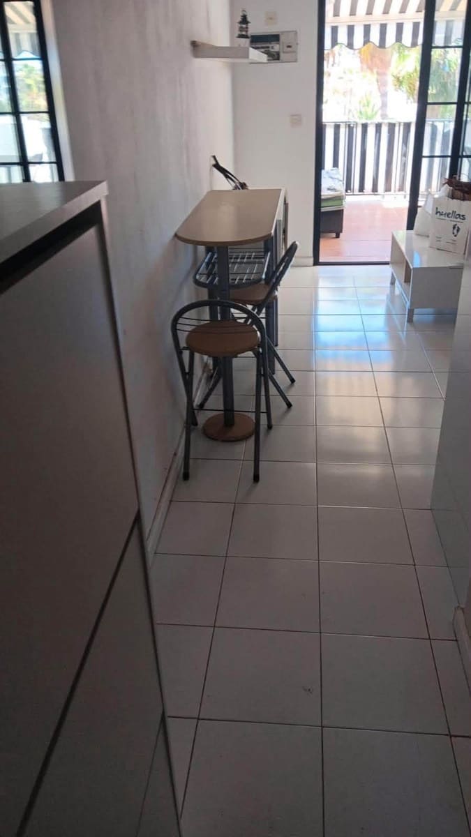 Appartement de 1 chambre à louer à Playa del Cura avec piscine - 1 000 € (Ref: 10003490)