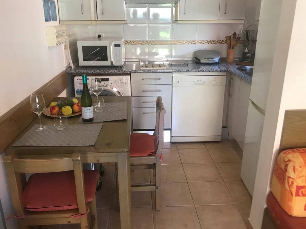2 soverom Bungalow til leie i Sonneland med svømmebasseng - € 1 200 (Ref: 10077293)