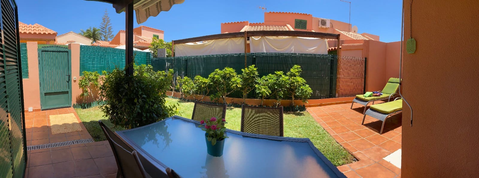 2 soverom Bungalow til leie i Sonneland med svømmebasseng - € 1 200 (Ref: 10077293)