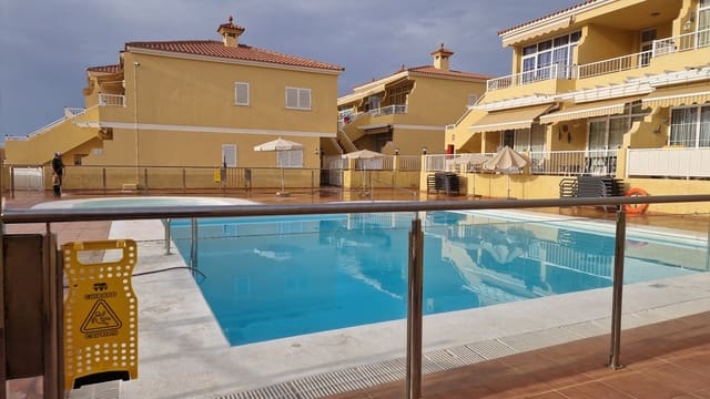 1 sovrum Lägenhet att hyra i Arguineguín, Mogán med pool - 1 200 € (Ref: 10111518)