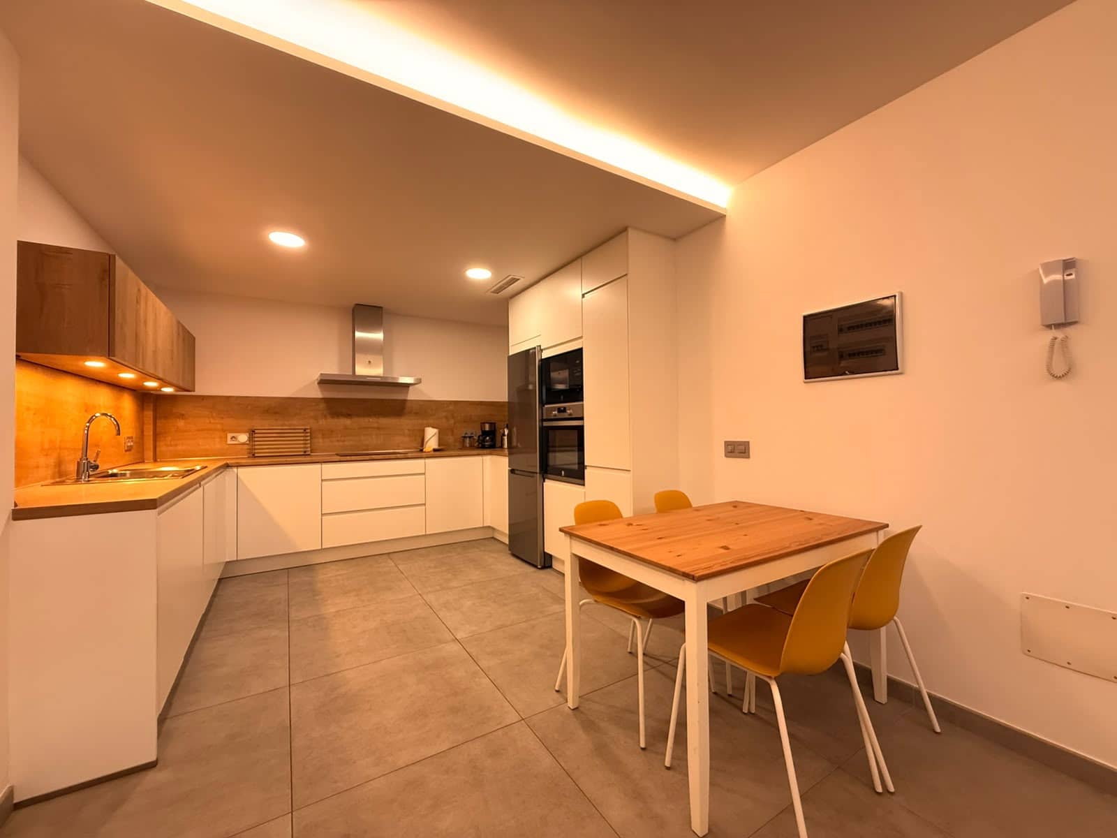 Appartement de 2 chambres à louer à Maspalomas - 1 400 € (Ref: 10163795)