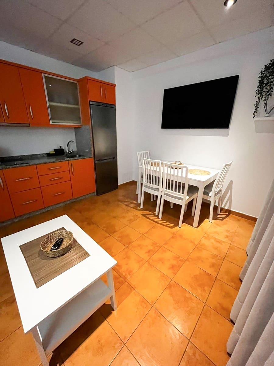 1 sovrum Lägenhet att hyra i Patalavaca med pool - 1 600 € (Ref: 7873456)