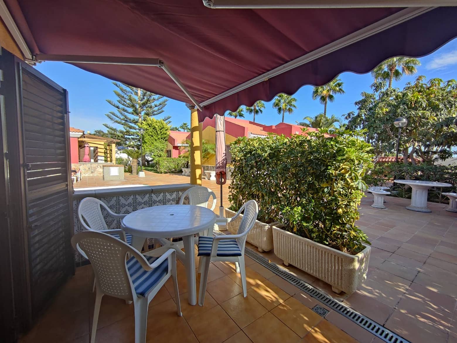 1 quarto Bungalow para arrendar em Maspalomas com piscina - 1 350 € (Ref: 8055265)