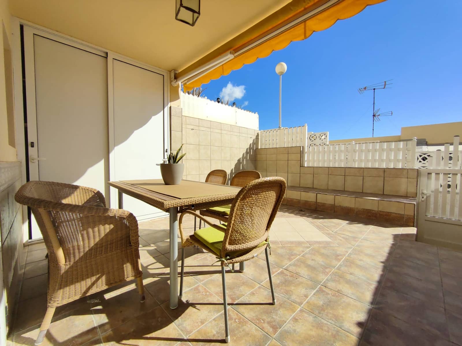 2 soverom Leilighet til leie i Arguineguin - € 1 200 (Ref: 8070023)