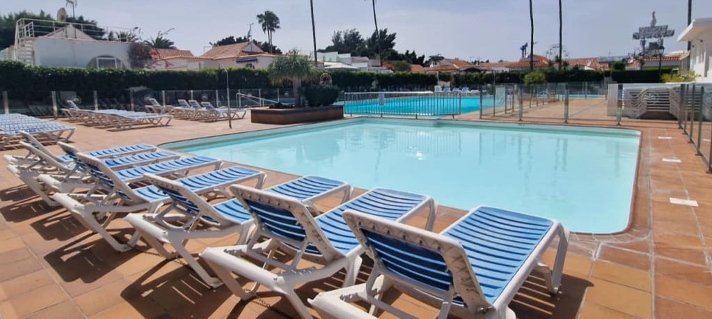 2 quarto Bungalow para arrendar em Maspalomas com piscina - 1 100 € (Ref: 8349104)