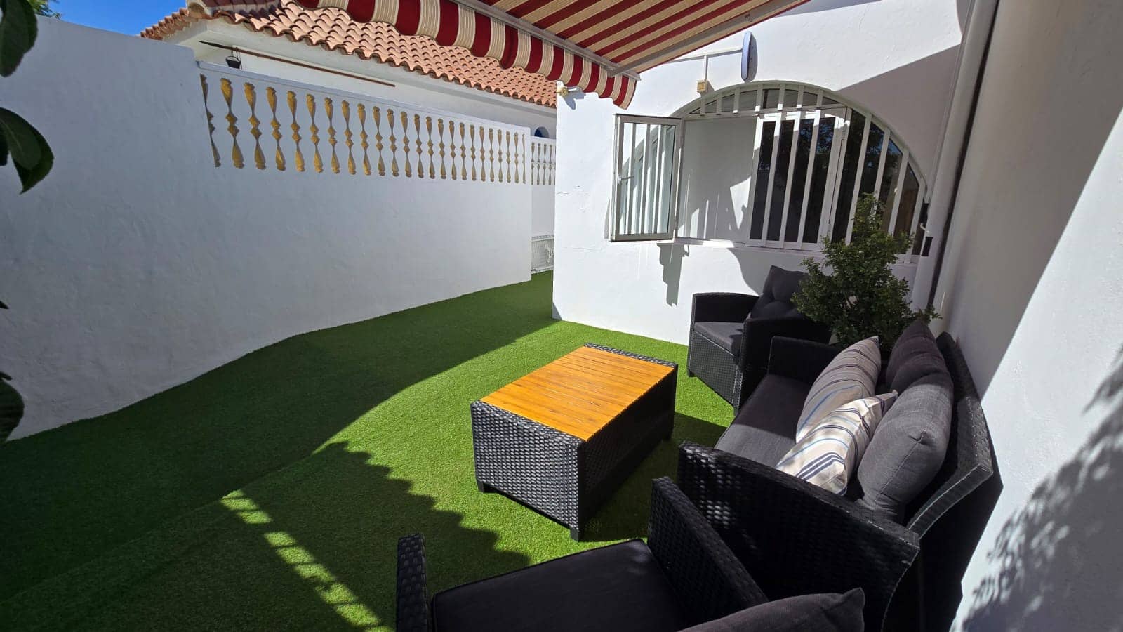 2 quarto Bungalow para arrendar em Maspalomas com piscina - 1 100 € (Ref: 8349104)