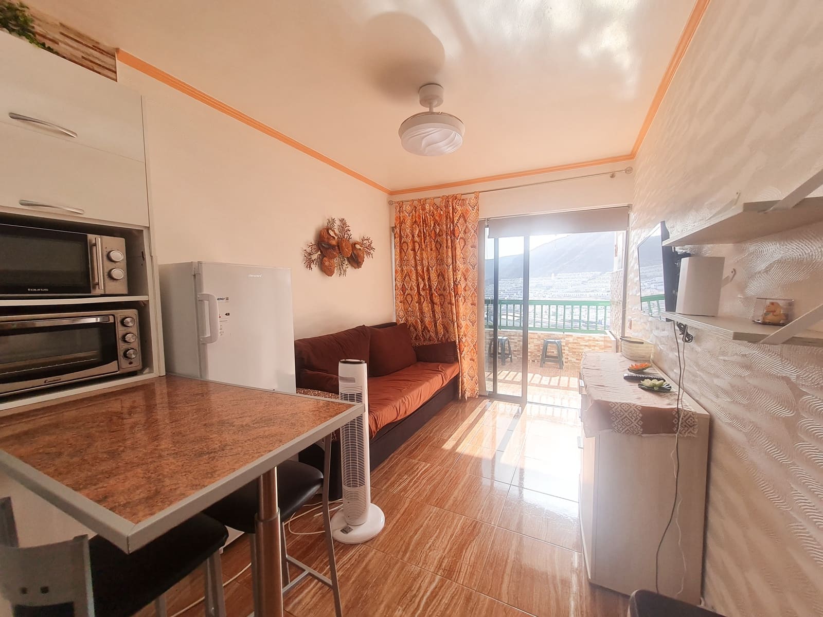 Appartement de 1 chambre à louer à Puerto Rico avec piscine - 900 € (Ref: 8495720)
