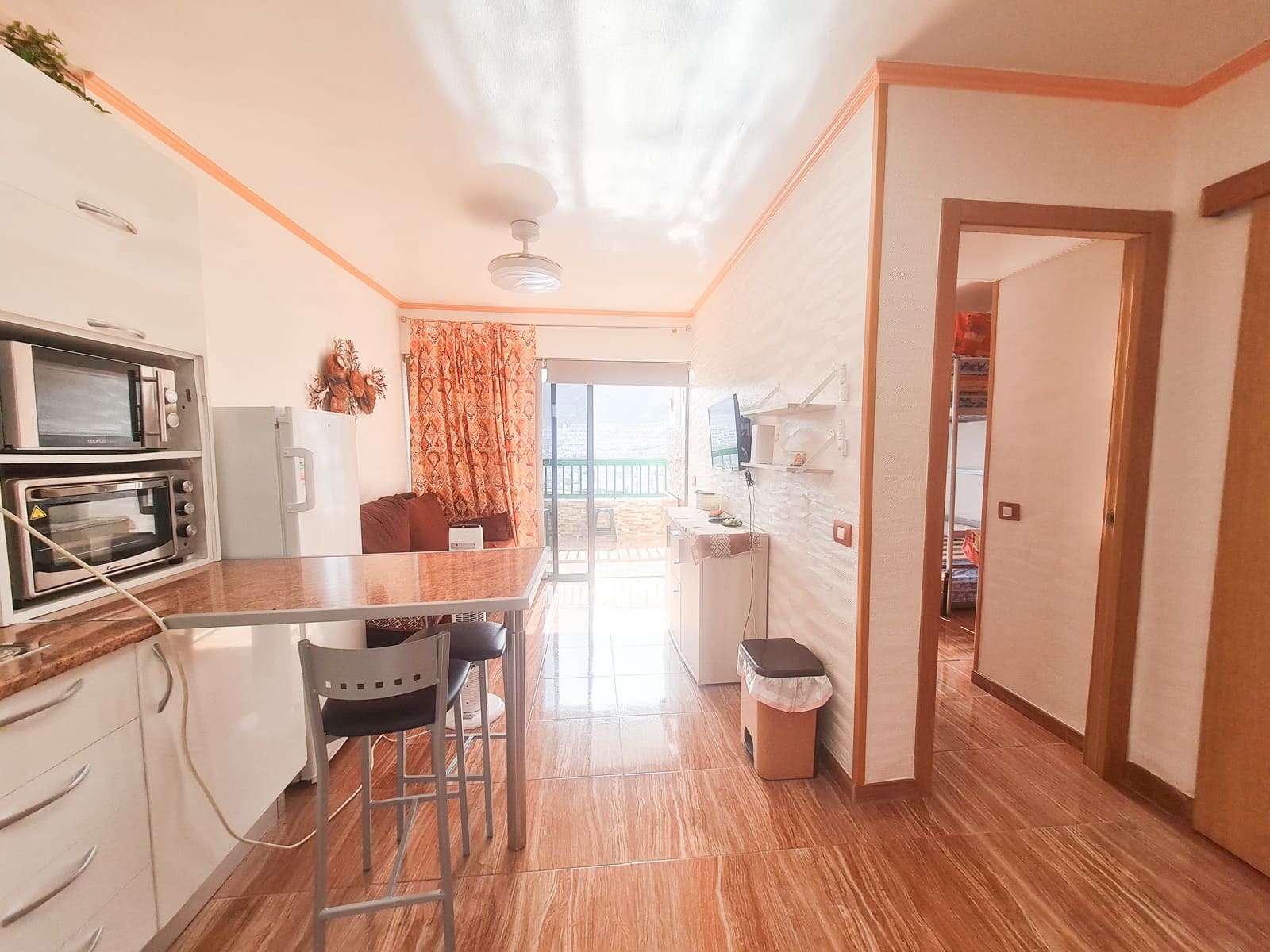 Appartement de 1 chambre à louer à Puerto Rico avec piscine - 900 € (Ref: 8495720)