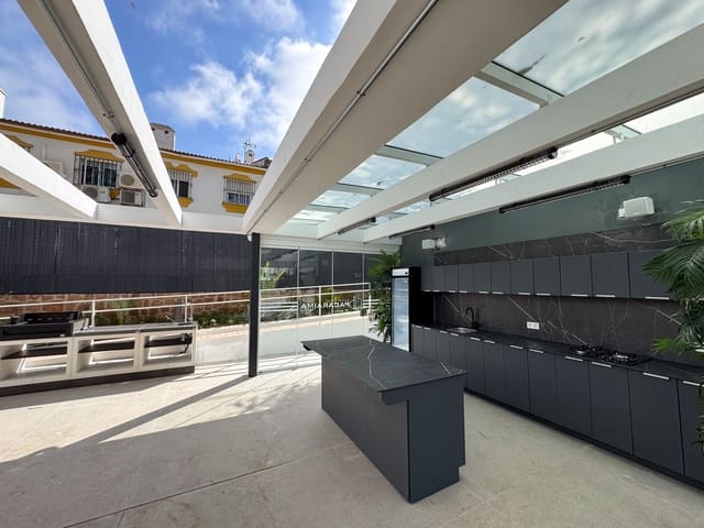 2 soverom Leilighet til salgs i Torremolinos med svømmebasseng garasje - € 645 000 (Ref: 8591515)