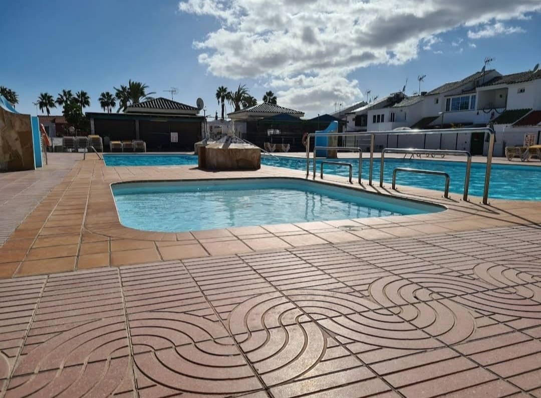 2 quarto Apartamento para arrendar em Sonneland com piscina - 1 300 € (Ref: 8903540)