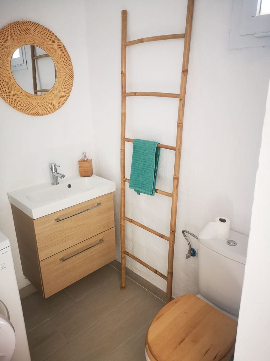 2 slaapkamer Halfvrijstaande villa te huur in Sonneland met zwembad - € 1.500 (Ref: 8994133)