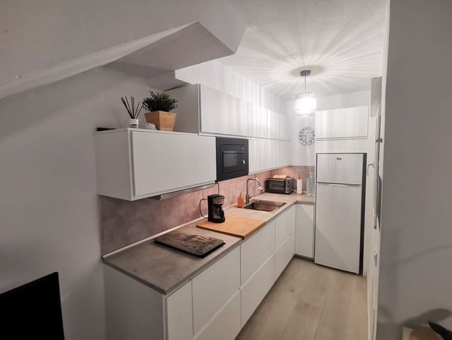 2 soveværelse Semi-Rækkehus til leje i Sonneland, San Bartolomé de Tirajana med swimmingpool - € 1.300 (Ref: 8994133)