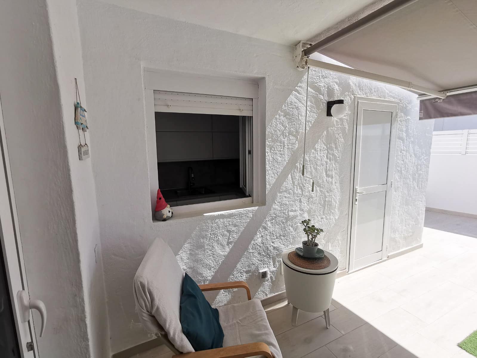 2 slaapkamer Halfvrijstaande villa te huur in Sonneland met zwembad - € 1.500 (Ref: 8994133)