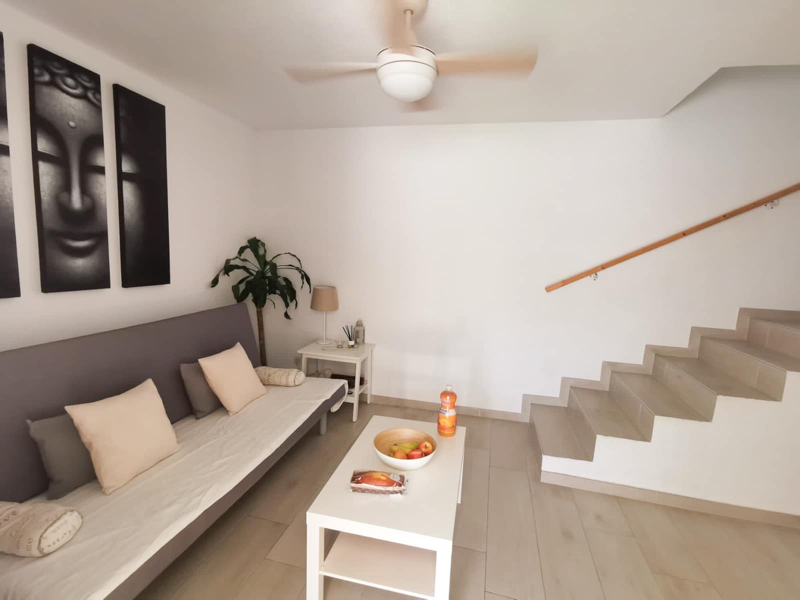 2 slaapkamer Halfvrijstaande villa te huur in Sonneland met zwembad - € 1.500 (Ref: 8994133)