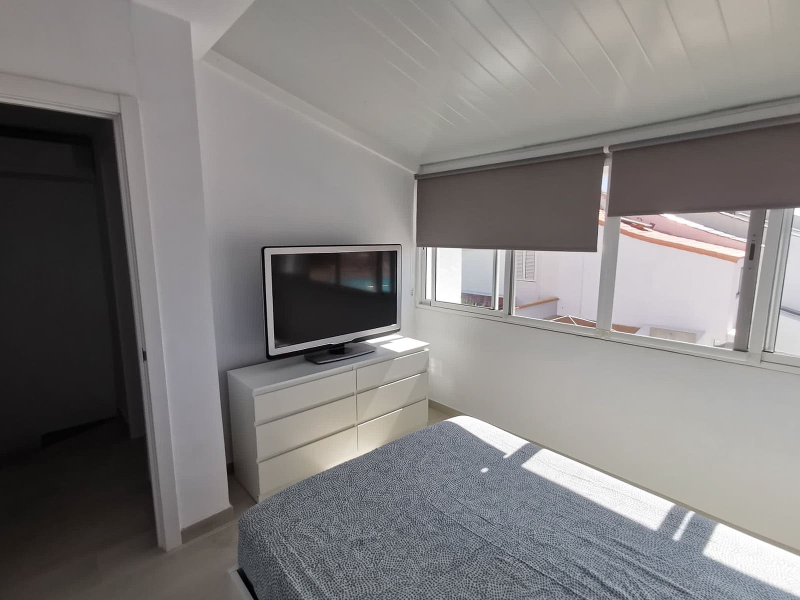 2 slaapkamer Halfvrijstaande villa te huur in Sonneland met zwembad - € 1.500 (Ref: 8994133)