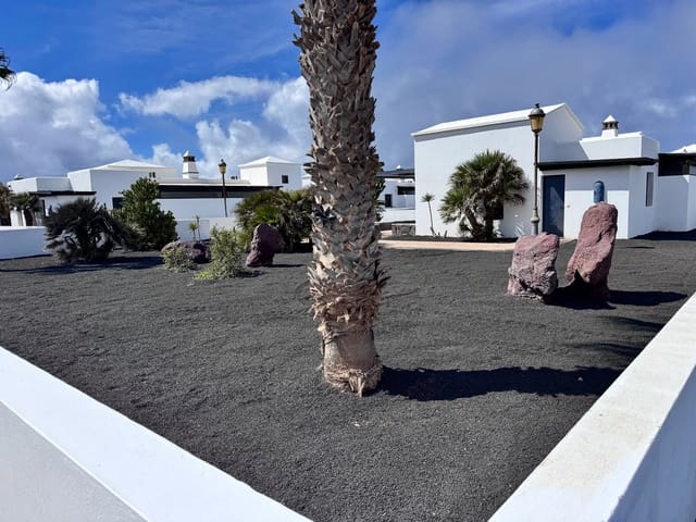 2 soveværelse Bungalow til salg i Playa Blanca, Yaiza med swimmingpool - € 275.000 (Ref: 8996308)