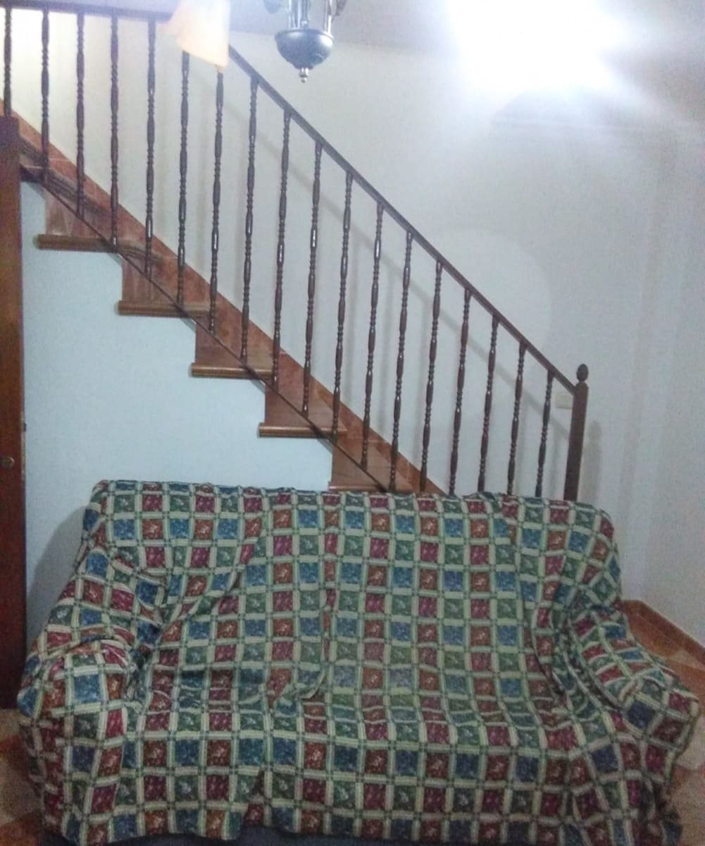 8 soveværelse Semi-Rækkehus til salg i Tolox - € 270.000 (Ref: 9008393)