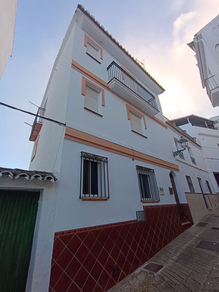 8 soveværelse Semi-Rækkehus til salg i Tolox - € 270.000 (Ref: 9008393)