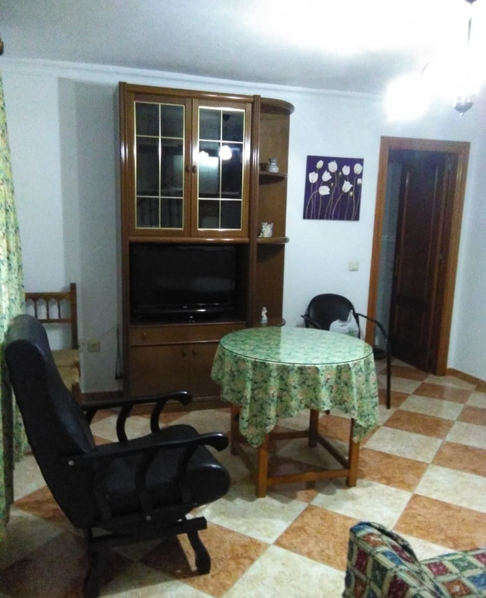 8 soveværelse Semi-Rækkehus til salg i Tolox - € 270.000 (Ref: 9008393)