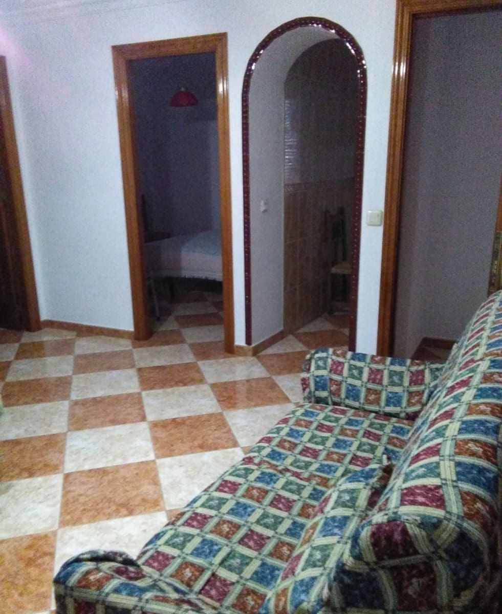 8 soveværelse Semi-Rækkehus til salg i Tolox - € 270.000 (Ref: 9008393)