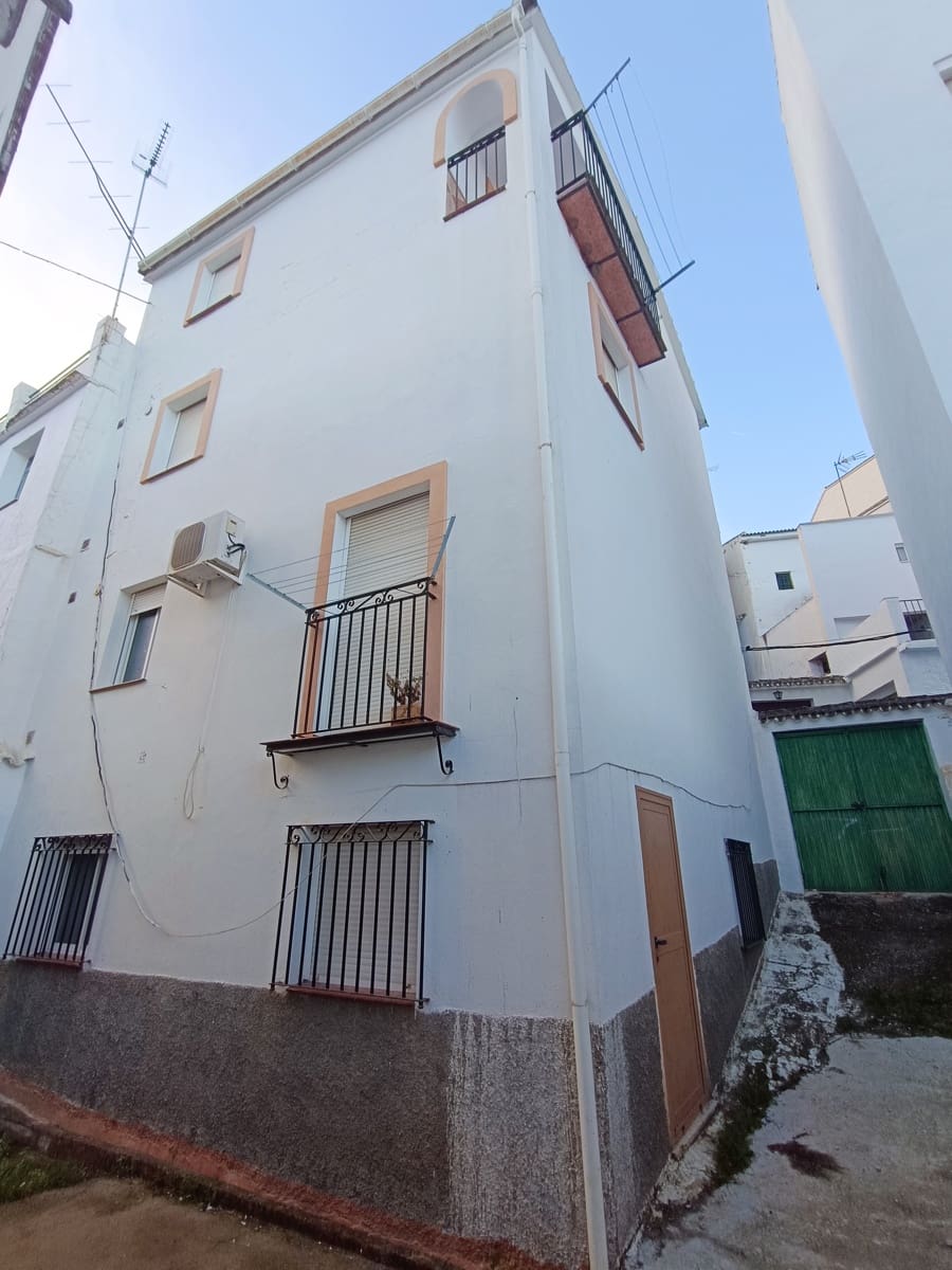 8 soveværelse Semi-Rækkehus til salg i Tolox - € 270.000 (Ref: 9008393)