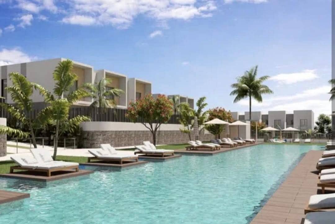 2 soveværelse Semi-Rækkehus til salg i Meloneras med swimmingpool garage - € 612.000 (Ref: 9008678)