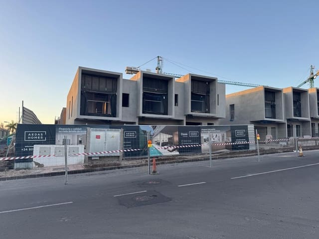 2 sypialnia Dom blizniak na sprzedaż w Meloneras, San Bartolomé de Tirajana z basenem garażem - 624 000 € (Ref: 9008678)