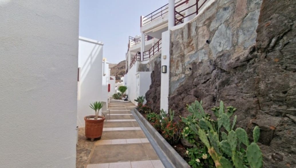 1 bedroom Apartment for sale in Puerto Rico with pool - € 212,000 (Ref: 9343089)