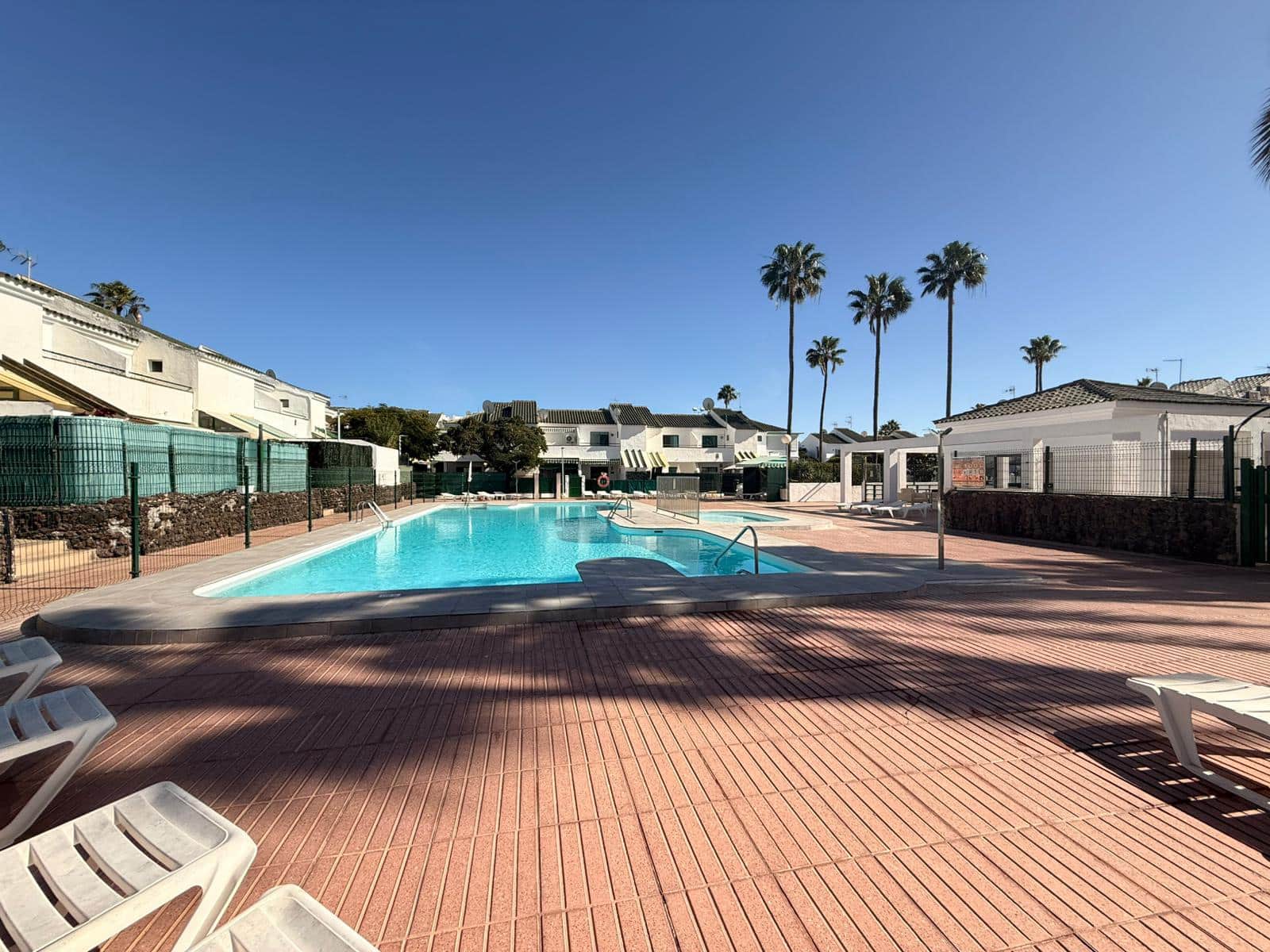 1 Zimmer Apartment zu vermieten in Sonneland mit Pool - 1.500 € (Ref: 9486601)